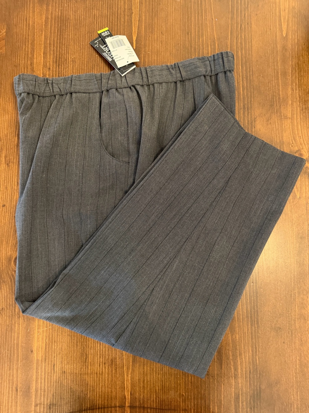 Briggs‎ New York Dark Gray Stripe 18WP